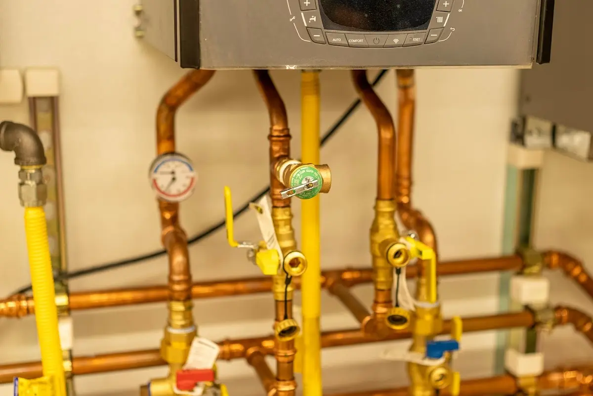 Licensed technician providing Pipe Repair for a homeowner in Gonzalez