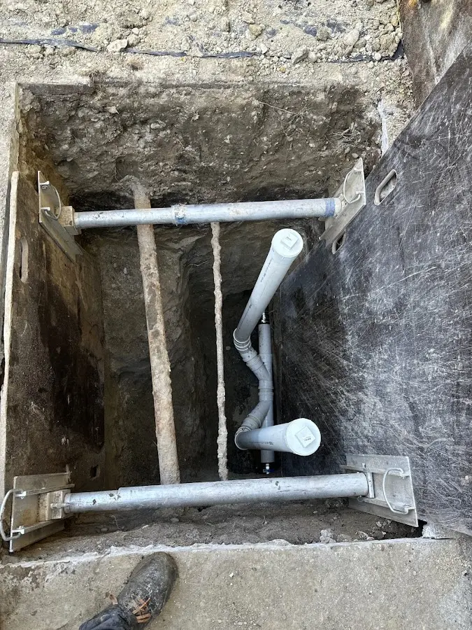Experienced plumber completing Gas Line Repair work in Gonzalez
